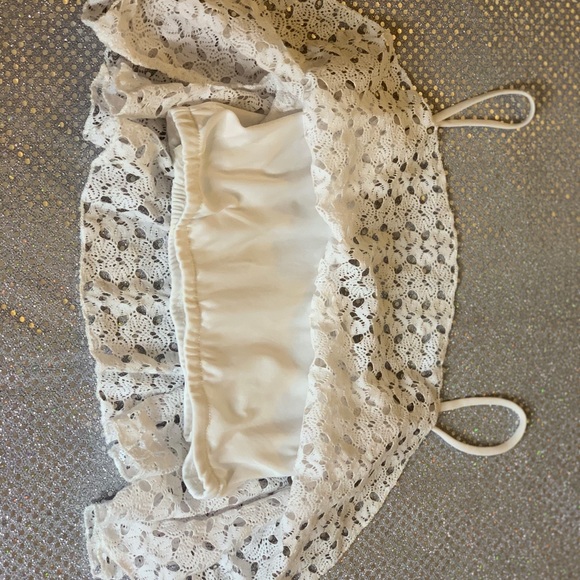 White crop top - Picture 3 of 3